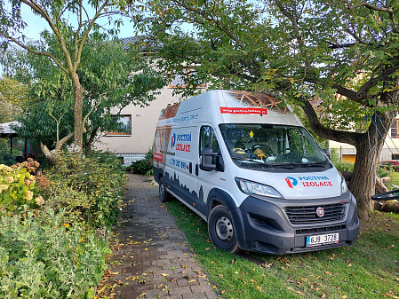 Zateplení stropu rodinného domu se stanovou střechou v Ostravě